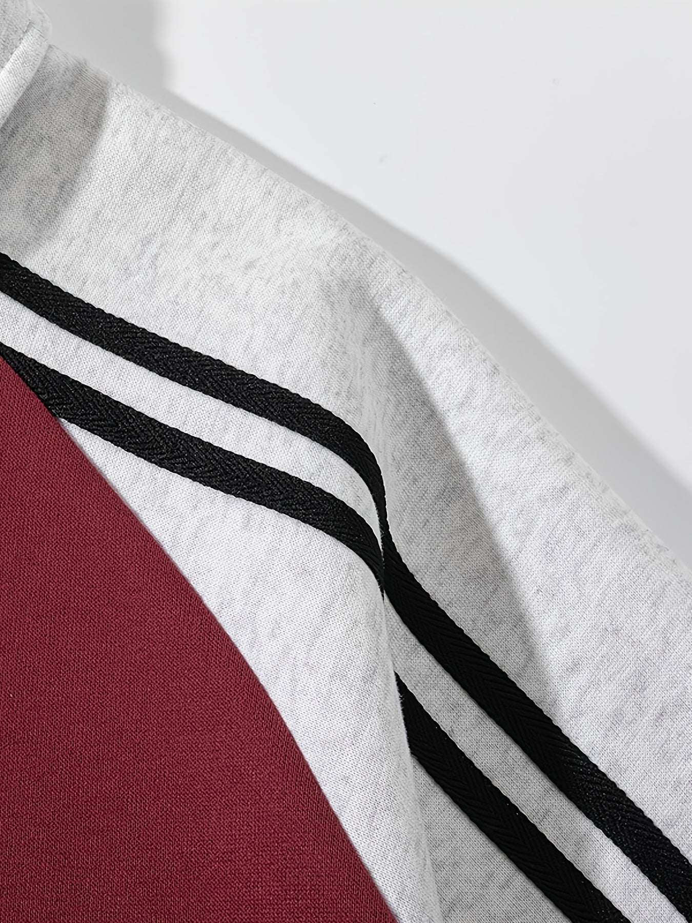 Men's & Women's Color-Block Striped Polo Shirt \u002F Loose Fit Zip-Up Hoodie with Contrast Collar