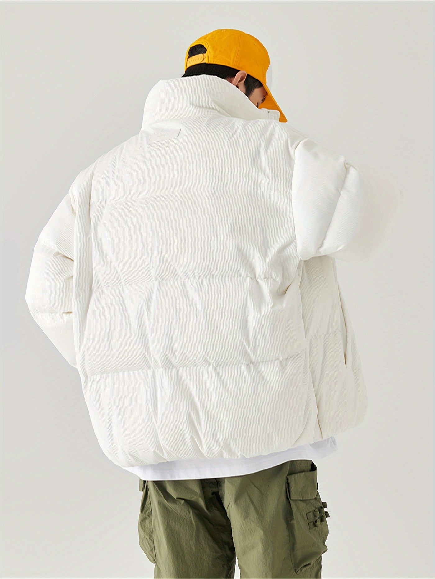 This Is a Stylish, Thickened Down Jacket with a 90% White Duck Down Content